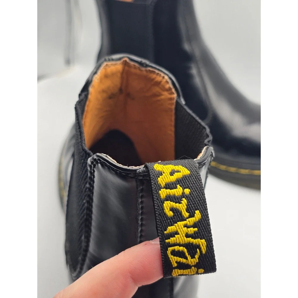 Dr. Martens classic doc